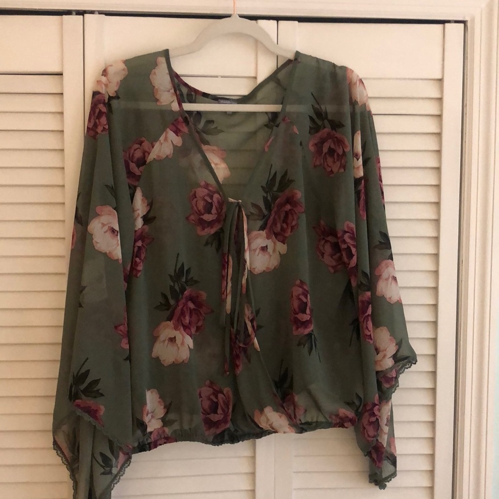 Women’s top. 100% Polyester. Olive Green with Rose Design. Lightweight Sheer. XL